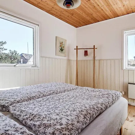 Five-bedroom Holiday In Rømø 1 Feriehus *